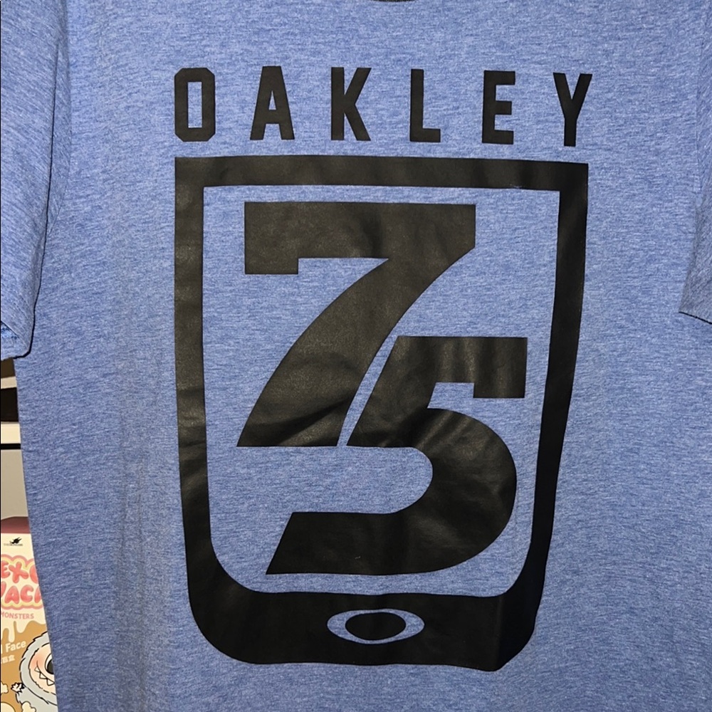 Oakley T-shirt - Picture 2 of 5